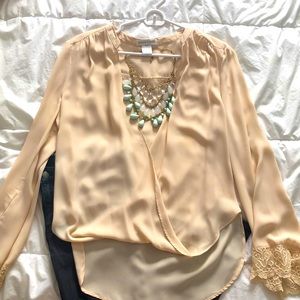 Cream Top - Size Medium, Statement Necklace